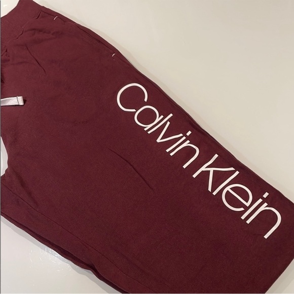 *NEW* Calvin Klein Maroon French
Terry Joggers / Sweatpants - Picture 4 of 11
